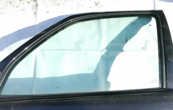 Citroen Xsara Picasso Front door window glass four-door