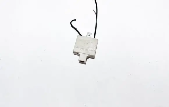 BMW 8 E31 Aerial antenna amplifier 1392203 65241392203