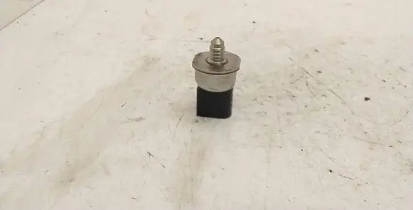 BMW 3 E90 E91 Fuel pressure sensor 55PP1101 0727267593
