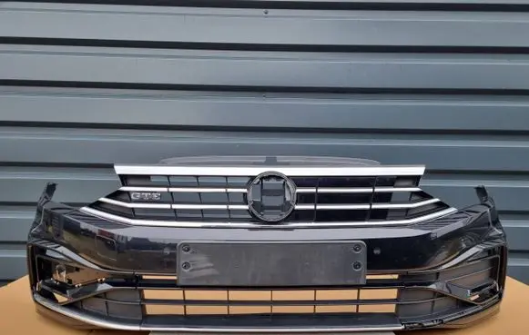 Volkswagen PASSAT B8 Front bumper 3G0807221E