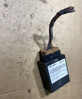 Mercedes-Benz Vito Viano W638 Coolant fan relay 0165452332 05014000