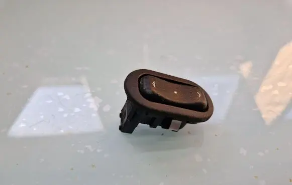Opel Zafira A Electric window control switch