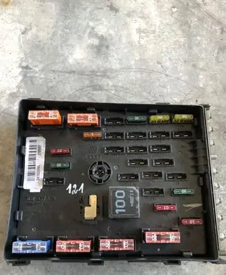 Volkswagen PASSAT B6 Fuse module 3C0937125 63592777