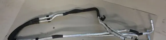 Volkswagen Touareg II Engine coolant pipe/hose