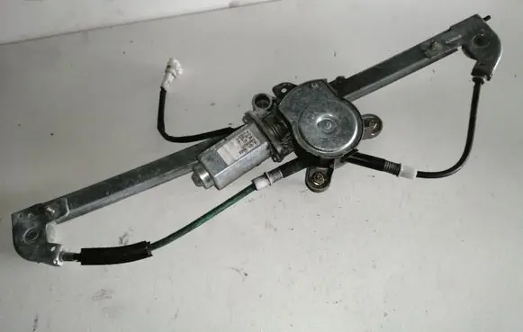 Opel Agila A Front door window regulator with motor 09206371