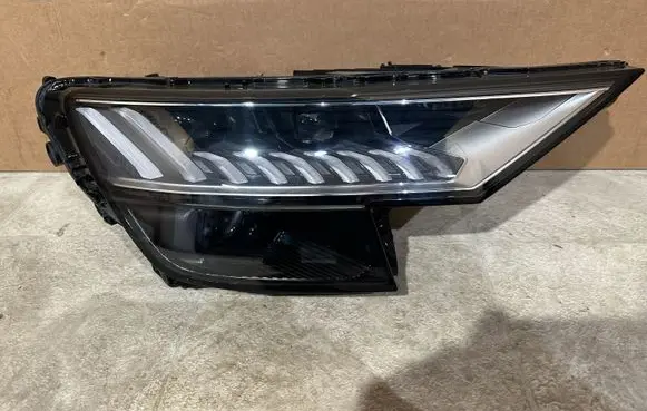 Audi Q8 Headlight/headlamp 4M8941036