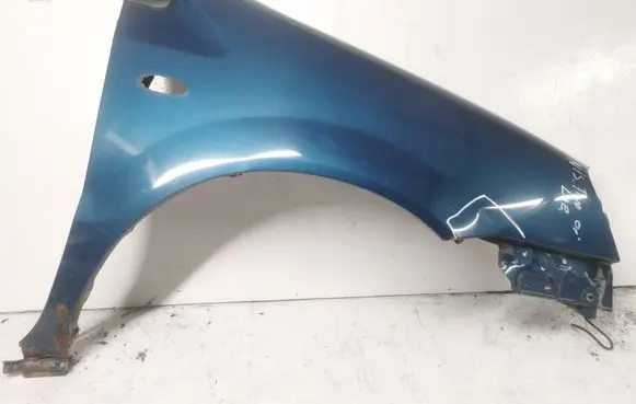 Nissan Almera Tino Fender