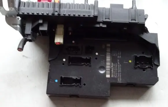 Mercedes-Benz CLS C219 SAM control unit A2049060105 2049060105 2049019602