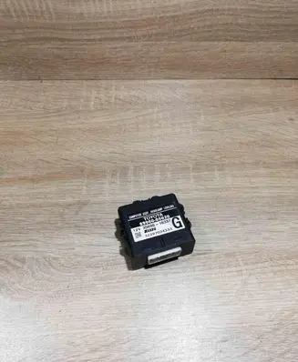 Toyota Avensis T250 Light module LCM 8996005020