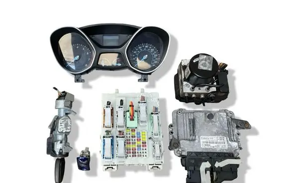 Ford Focus Engine ECU kit and lock set 0261S10853 CV6112A650AMH