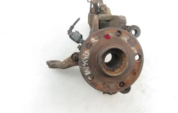 Volkswagen Touran I Front wheel hub spindle knuckle 