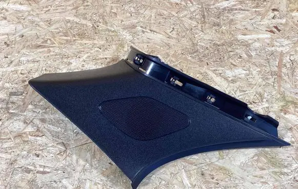 Porsche Macan (95B) (D)pillar trim (top) 95B867245 95B8672451e0