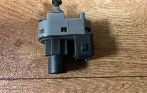 Ford Mondeo Mk III Brake pedal sensor switch 1S7T13480AA