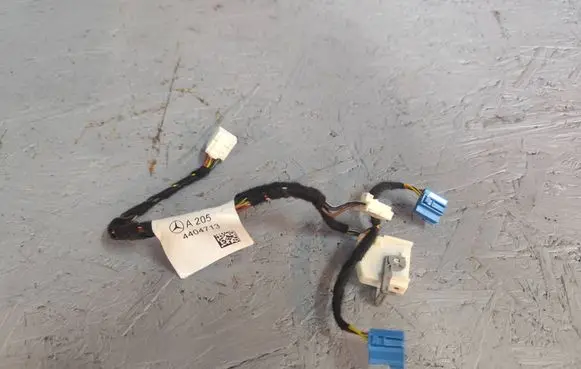 Mercedes-Benz C W205 Sound system wiring loom A2054404713 4404713