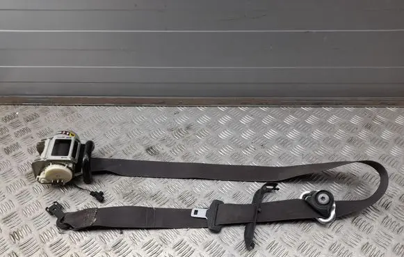 Chevrolet Corvette Front seatbelt 23472399