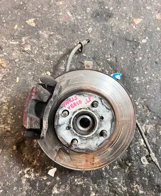 Toyota Yaris Verso Front wheel hub spindle knuckle 5253