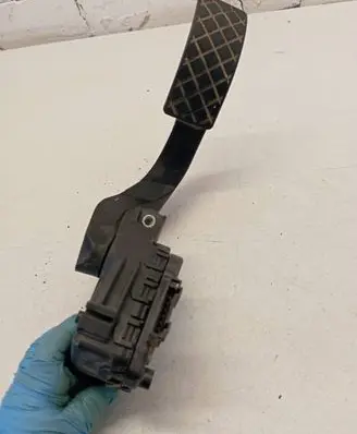 Audi A6 S6 C5 4B Accelerator throttle pedal 8D1721523F 6PV00837603