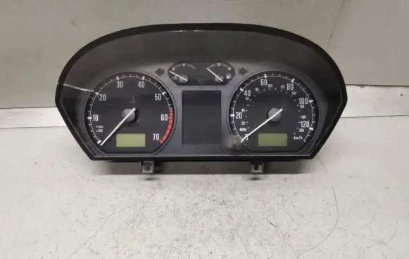 Speedometer (instrument cluster)