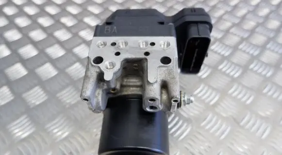 Lexus IS 220D-250-350 ABS Pump 4454053240 8954153110