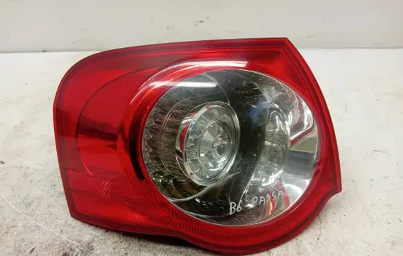 Volkswagen PASSAT B6 Rear/tail lights 309945095C
