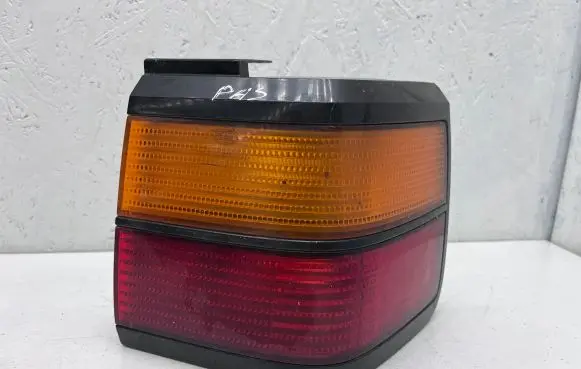 Volkswagen PASSAT B3 Rear/tail lights 357945112