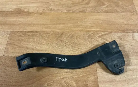 Audi A4 S4 B7 8E 8H Front bumper mounting bracket 8E0807204B