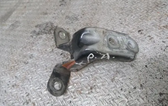 KIA Ceed Front door lower hinge 