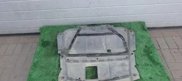 Dacia Sandero II Engine splash shield/under tray 758900184R