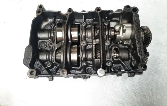Volkswagen PASSAT B6 Oil pump 03G103535B