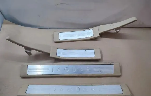 Jaguar XF Front sill trim cover 8X2313201A