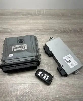 BMW 5 F10 F11 Engine control unit/module 8513250 030096546 0281017648