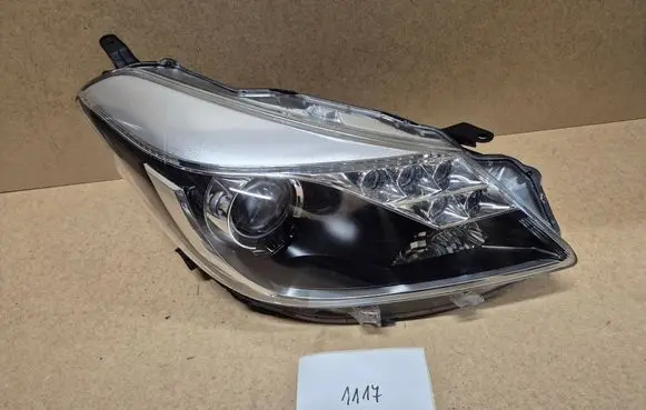Toyota Yaris Headlight/headlamp 