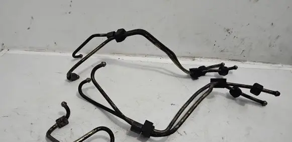 Citroen C4 I Fuel injector supply line/pipe 