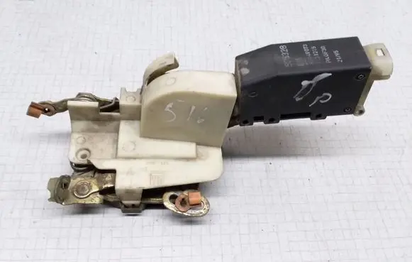 Opel Astra F Front door lock 90449073 505328 1101215