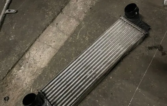 BMW 5 F10 F11 Intercooler radiator 7577115 R7371002