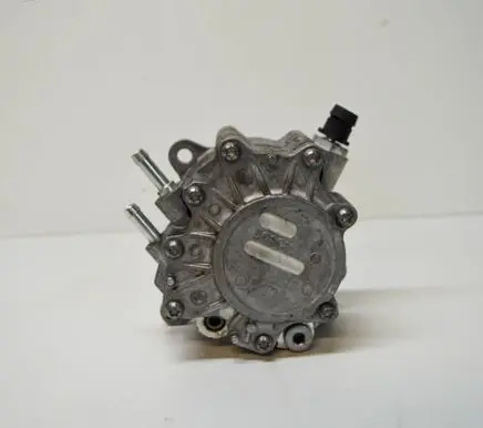 Audi A3 S3 8P Vacuum pump 03L145100G
