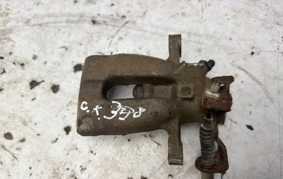 Opel Zafira A Rear brake caliper