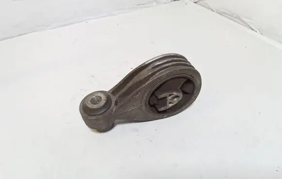 Nissan Qashqai+2 Engine mount bracket 820027722