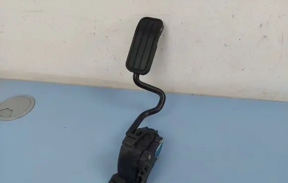 Ford Galaxy Accelerator throttle pedal 7M4723507D YM219F836HB