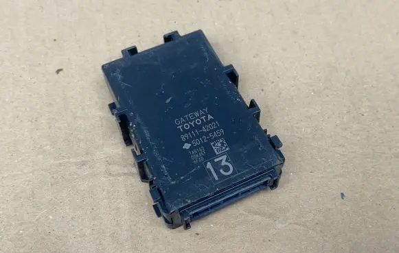 Toyota RAV 4 (XA40) Gateway control module 8911142021