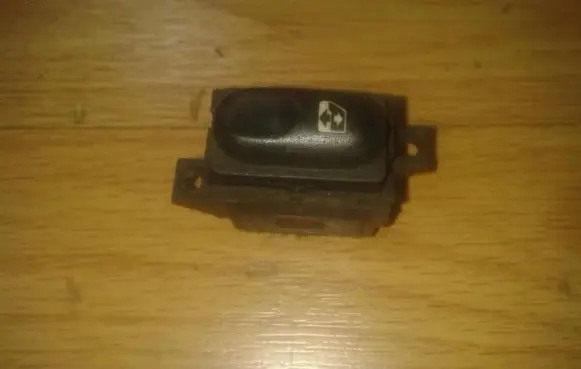 Renault Espace III Electric window control switch 047