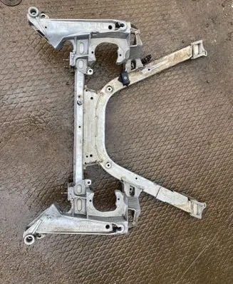 BMW 7 E65 E66 Front subframe 6752293 6752294
