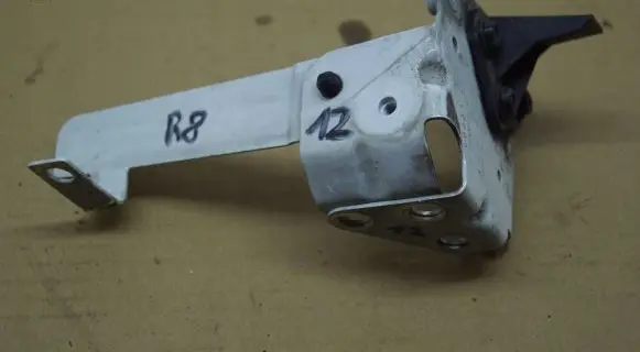Audi R8 42 Fender mounting bracket 420806419