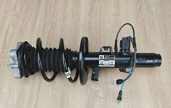 BMW 4 G22 G23 G24 G26 Front shock absorber/damper 6886254