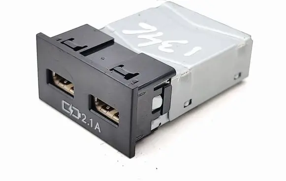 Lexus RX 450H USB socket connector 8553250030 20805 CB626