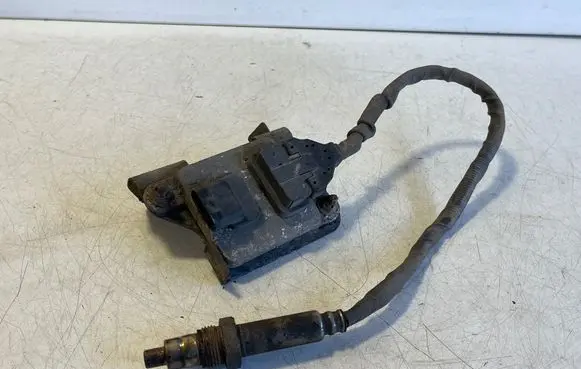 Mercedes-Benz Vito Viano W447 Lambda probe sensor A0009050008