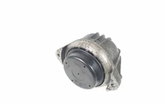 BMW 1 E82 E88 Engine mount bracket 6760330