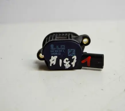 Audi Q3 8U Electromagnetic valve 04E906048A