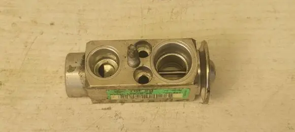 Ford Focus Air conditioning (A/C) expansion valve AV6N19849AB