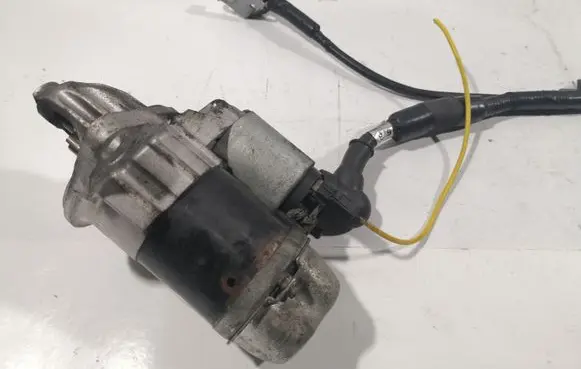 Subaru Impreza II Starter motor 23300AA470 M000T30571